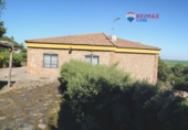 Chalet independiente con terreno en venta en la España, Sierra de Fuentes, ref: TR373884 foto