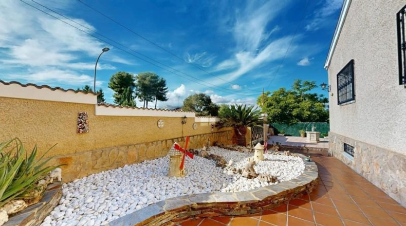 Valencia - Monserrat - 695m2
