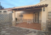 Xalet independent amb terreny en venda a la España, Alacant, ref.: TR135651 foto