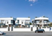 Отдельно стоящий дом с участком на продажу в городе Los Alcázares Фото