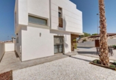 Chalet independiente con terreno en venta en la España, Orihuela, ref: TR156064 foto