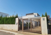 Chalet independiente con terreno en venta en la España, Orihuela, ref: TR156102 foto