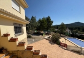 Chalet independiente con terreno en venta en la España, Bocairent, ref: TR333576 foto