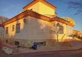 Отдельно стоящий дом с участком на продажу в городе Альбасете Фото