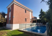 Xalet independent amb terreny en venda a la España, Palomares del Río, ref.: TR375059 foto