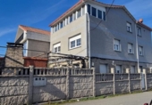 Chalet independiente con terreno en venta en la España, Sangenjo, ref: TR143233 foto