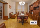 Дом с участком на продажу в городе Olesa de Montserrat Фото