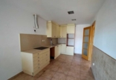 Отдельно стоящий дом с участком на продажу в городе Castellar del Vallès Фото