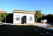 Xalet independent amb terreny en venda a la España, Umbrete, ref.: TR137562 foto
