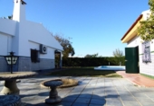 Xalet independent amb terreny en venda a la España, Umbrete, ref.: TR137562 foto