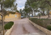 Chalet independiente con terreno en venta en la España, Elda, ref: TR143329 foto