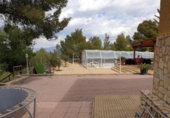 Chalet independiente con terreno en venta en la España, Elda, ref: TR143329 foto
