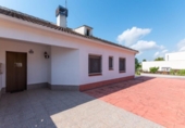Chalet independiente con terreno en venta en la España, Sant Pere de Ribes, ref: TR315216 foto