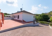 Chalet independiente con terreno en venta en la España, Sant Pere de Ribes, ref: TR315216 foto