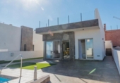 Chalet independiente con terreno en venta en la España, Orihuela, ref: TR325186 foto