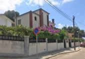 Отдельно стоящий дом с участком на продажу в городе Calafell Фото