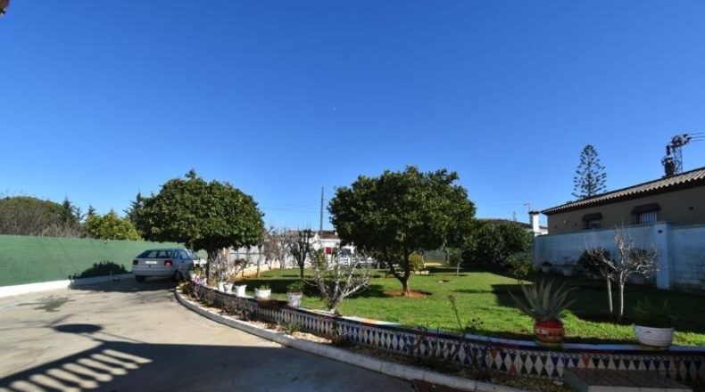 Cadiz - Chiclana de la Frontera - 1077m2