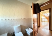 Отдельно стоящий дом с участком на продажу в городе el Vendrell Фото