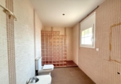Отдельно стоящий дом с участком на продажу в городе el Vendrell Фото