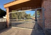 Отдельно стоящий дом с участком на продажу в городе el Vendrell Фото