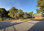 Отдельно стоящий дом с участком на продажу в городе el Vendrell Фото
