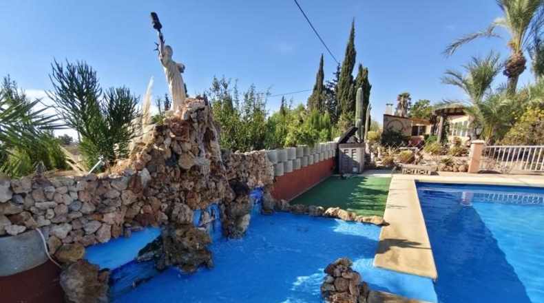 Alicante - Кревильенте - 1999m2