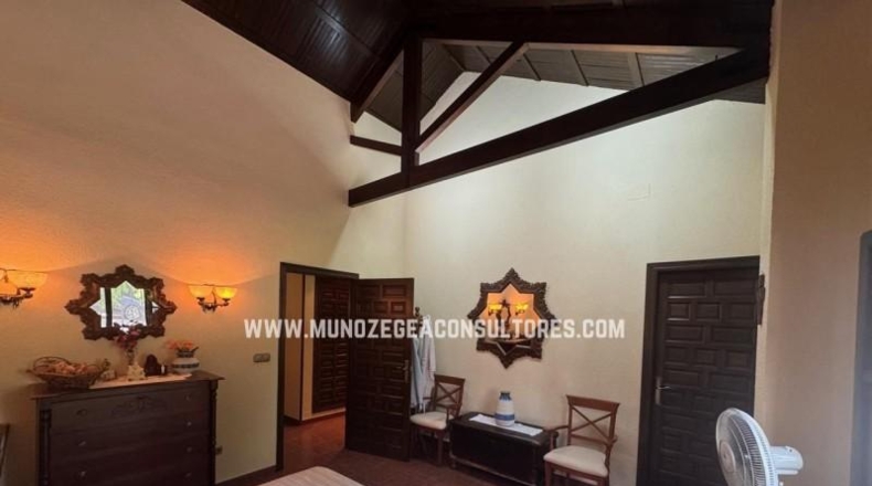 Córdoba - Lucena - 1885m2