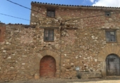 Загородный дом с участком на продажу в городе Cornudella de Montsant Фото