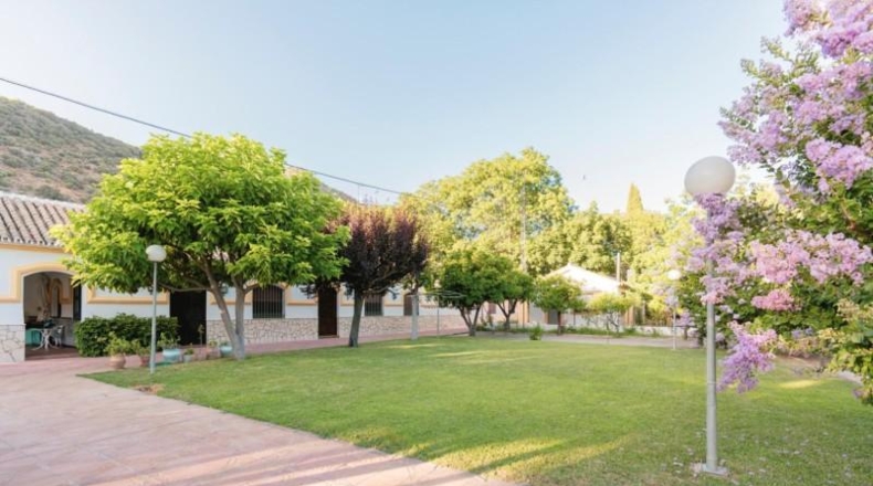 Córdoba - Лусена - 2000m2