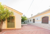 Xalet independent amb terreny en venda a la España, Lucena, ref.: TR367727 foto