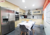 Дом с участком на продажу в городе Calafell Фото