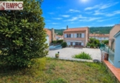 Дом с участком на продажу в городе Calafell Фото