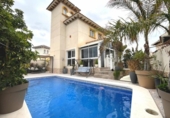 Chalet independiente con terreno en venta en la España, Orihuela, ref: TR380568 foto
