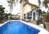 Chalet independiente con terreno en venta en la España, Orihuela, ref: TR380568 foto