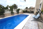 Chalet independiente con terreno en venta en la España, Orihuela, ref: TR380568 foto