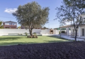 Chalet independiente con terreno en venta en la España, La Pobla de Vallbona, ref: TR377239 foto