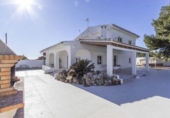 Chalet independiente con terreno en venta en la España, La Pobla de Vallbona, ref: TR377239 foto