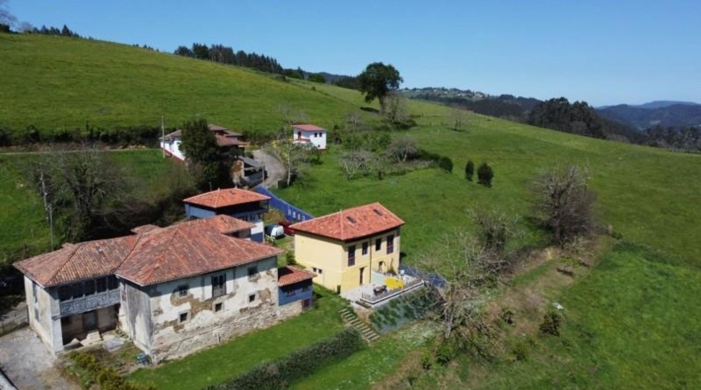 Asturias - Правиа - 7000m2
