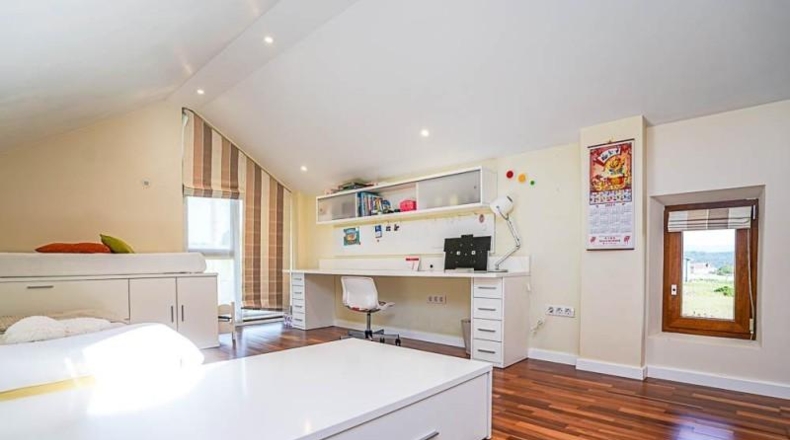 La Coruña - Карвальо - 2232m2