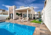 Chalet independiente con terreno en venta en la España, Orihuela, ref: TR144533 foto