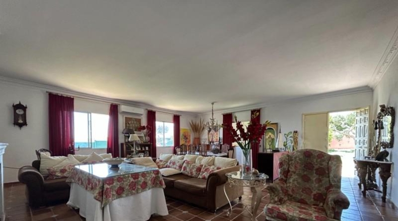 Sevilla - Coria del Río - 2700m2