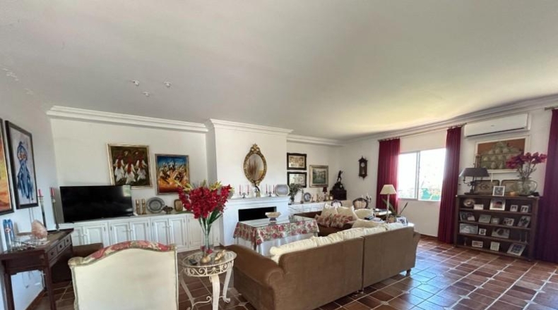 Sevilla - Coria del Río - 2700m2