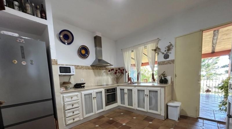 Sevilla - Coria del Río - 2700m2