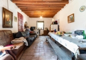 Загородный дом с участком на продажу в городе Castellar del Vallès Фото