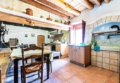 Загородный дом с участком на продажу в городе Castellar del Vallès Фото