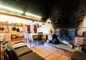Загородный дом с участком на продажу в городе Castellar del Vallès Фото