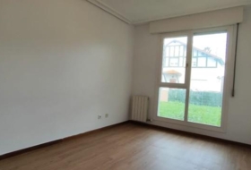 Torrelavega 240&nbsp;м²