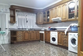 Lezuza 560&nbsp;м²