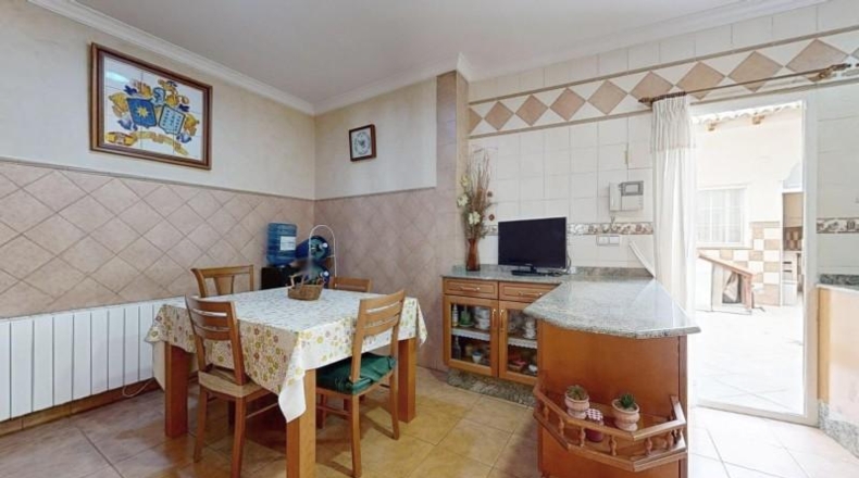 Валенсия - Cheste - 268m2