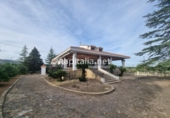 Chalet independiente con terreno en venta en la España, Ontinyent, ref: TR348155 foto